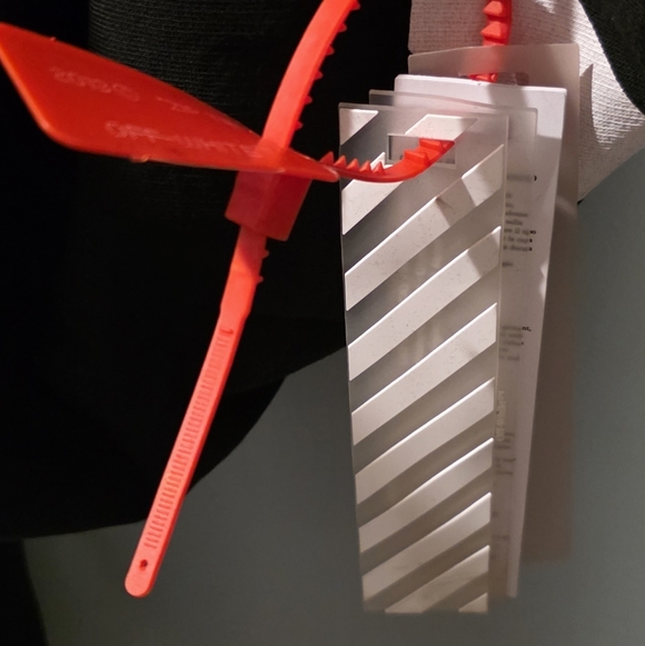 Off-White Caravaggio Seeing Things Men's Hoodie - New With Tags - Picture 5 of 9